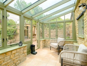Interior - 3 Bed in Beaminster (oc-87914) (South Perrott)