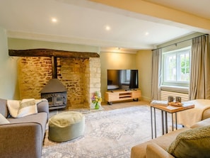 TV - 3 Bed in Beaminster (oc-87914) (South Perrott)