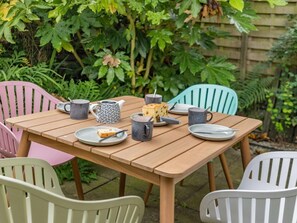 Outdoor dining - 3 Bed in Ulverston (oc-87960) (Penny Bridge)