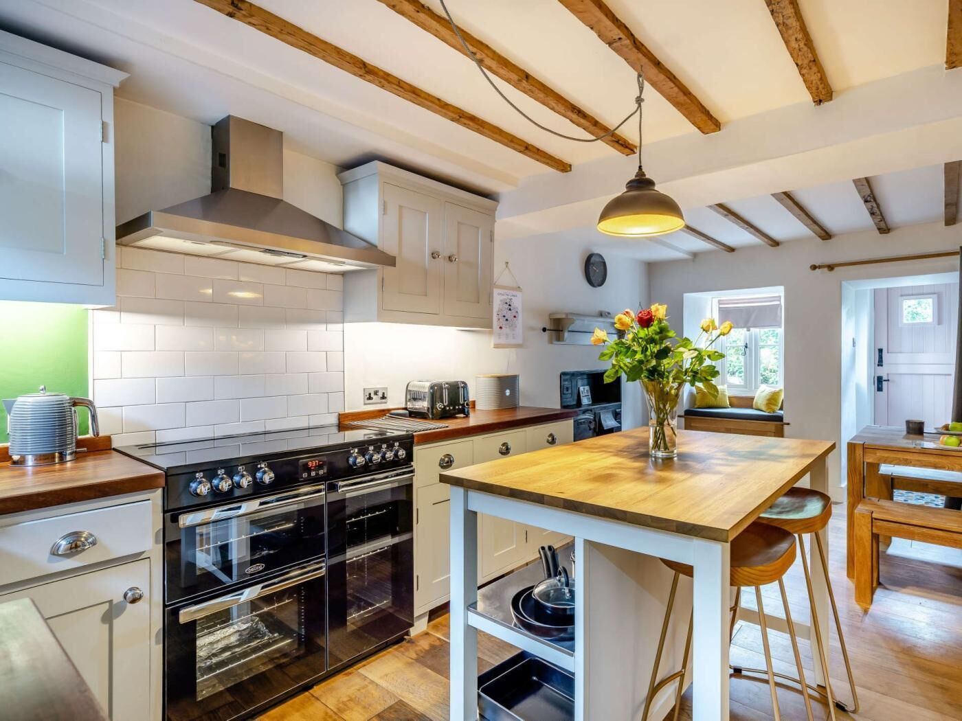 Oven, cookware/dishes/utensils