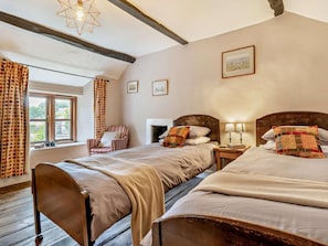 3 Schlafzimmer, Reisekinderbett, kostenloses WLAN, Bettwäsche