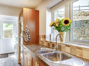 Private kitchen - 5 Bed in Matlock (oc-88486) (Crich)