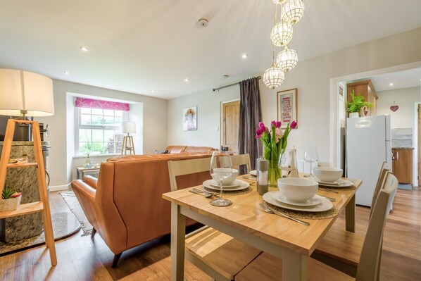 Dining - 2 Bed in Looe (oc-88357) (Widegates)