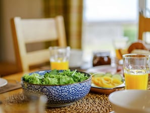 Breakfast meal - 3 Bed in St. Andrews (oc-88545) (Balmullo)