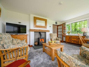 TV, fireplace - 3 Bed in Wigton (oc-88035) (East Woodside)