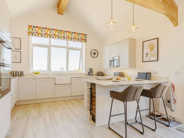 Private kitchen - 3 Bed in Redruth (oc-88102) (Redruth)
