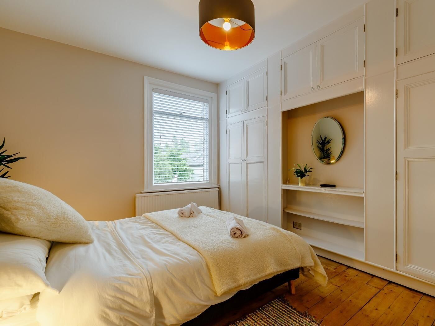 Travel crib, WiFi (free), bed sheets