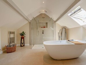 Bathroom - 1 Bed in Abergele (oc-88976) (Llanfair Talhaiarn)