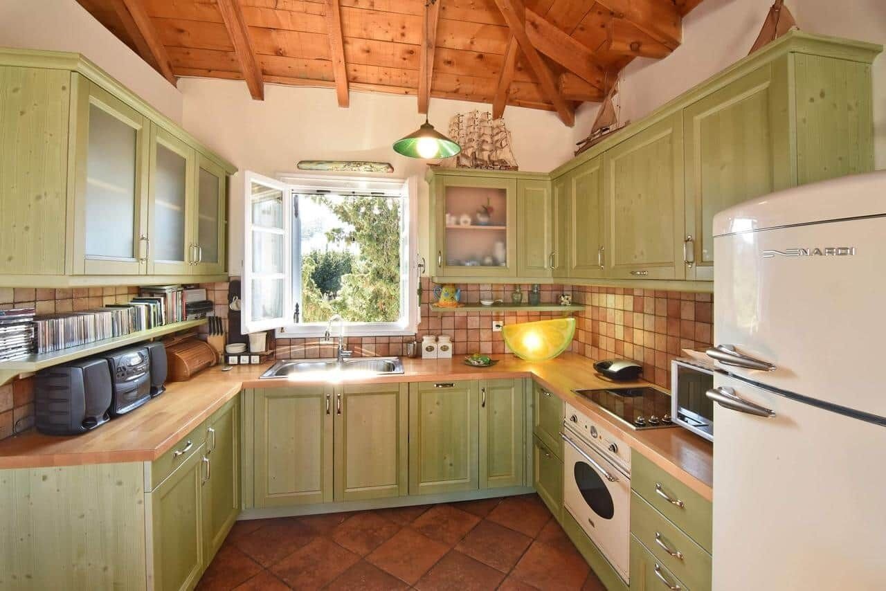 Cafeteira/chaleira, geladeira, fogão, cooktop