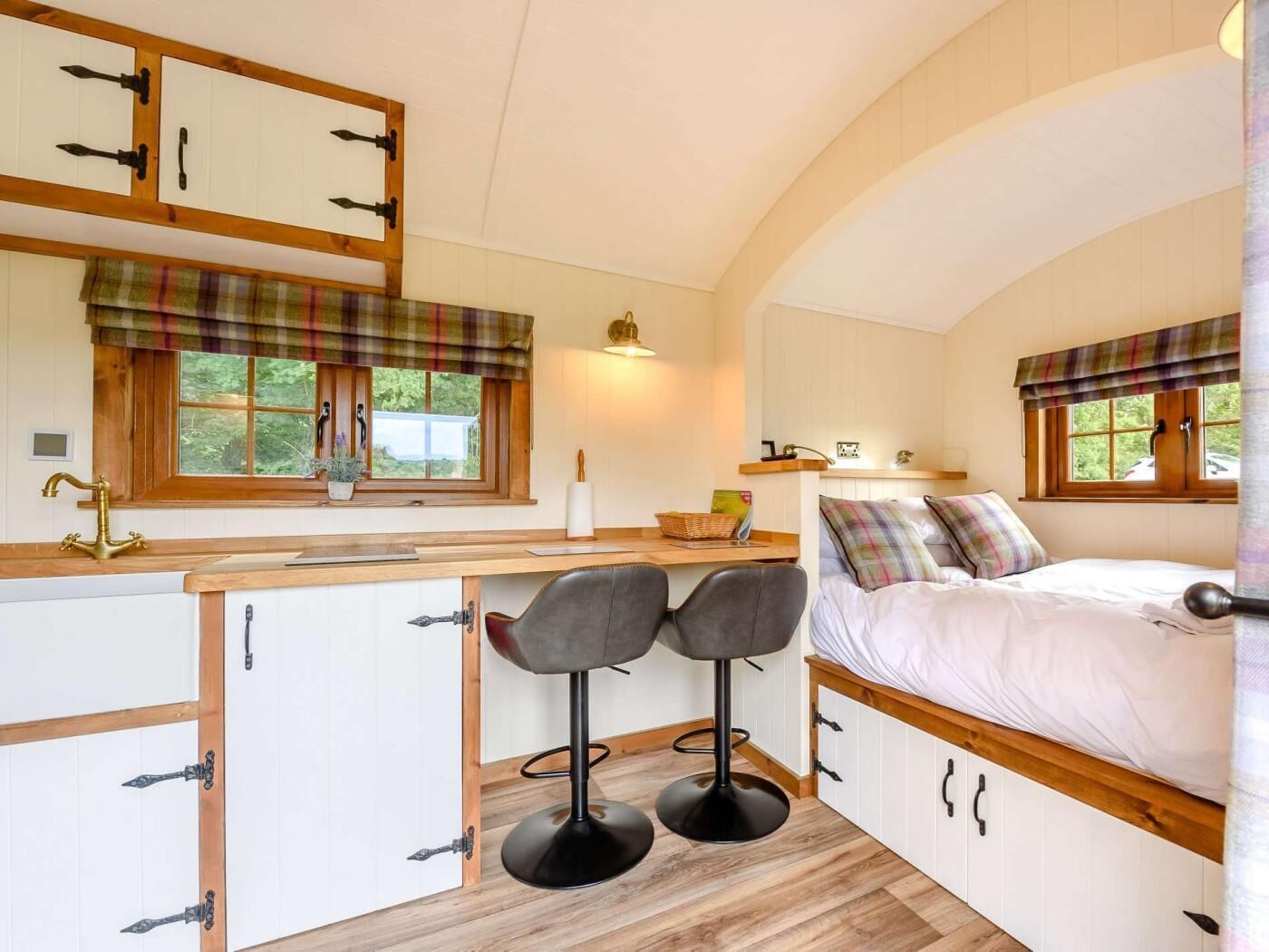 1 bedroom, WiFi (free), bed sheets