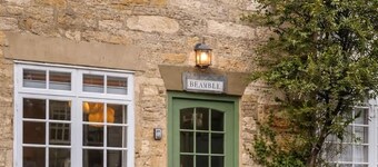 Beautiful Bramham Cottage • 2BR Sleeps 6