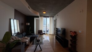 Living area - 1b/1b Midtown Highrise Apartment (Atlanta)