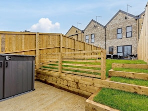 Property grounds - 2 Bed in Sandown (oc-89291) (Sandown)