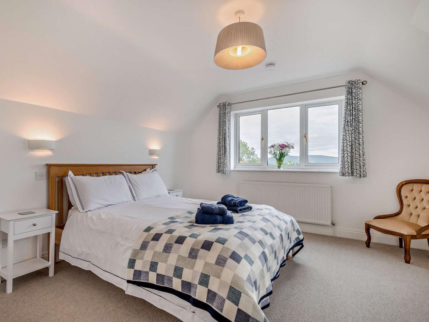 3 bedrooms, WiFi (free), bed sheets