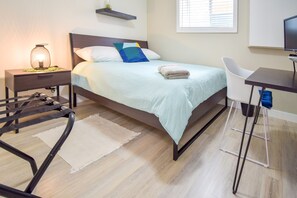 Room - Excellent City Access - Cozy Basement Suite, 3bdr (Calgary)