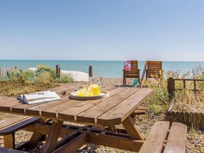 Outdoor dining - 4 Bed in Pevensey (oc-88996) (Normans Bay)