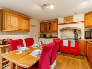 Oven, dishwasher, cookware/dishes/utensils - 2 Bed in Hexham (oc-89086) (Redesmouth)