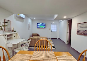 Interior - Cozy Lawrenceville Retreat Near I-85, Private Entrance + Full Comforts (Lawrenceville)