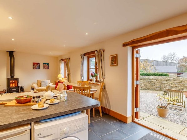 Interior - 2 Bed in Kingsbridge (oc-90024) (South Huish)