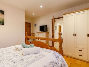 Travel cot, free WiFi, bed sheets - 4 Bed in Kingsbridge (oc-90027) (South Huish)
