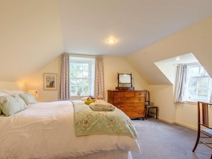 Travel cot, free WiFi, bed sheets - 4 Bed in Ayr- (oc-90038) (Ayr)