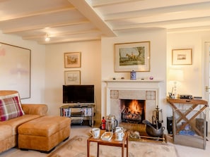 TV, fireplace - 4 Bed in Ayr- (oc-90038) (Ayr)