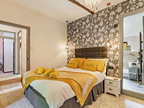 3 Schlafzimmer, Reisekinderbett, kostenloses WLAN, Bettwäsche