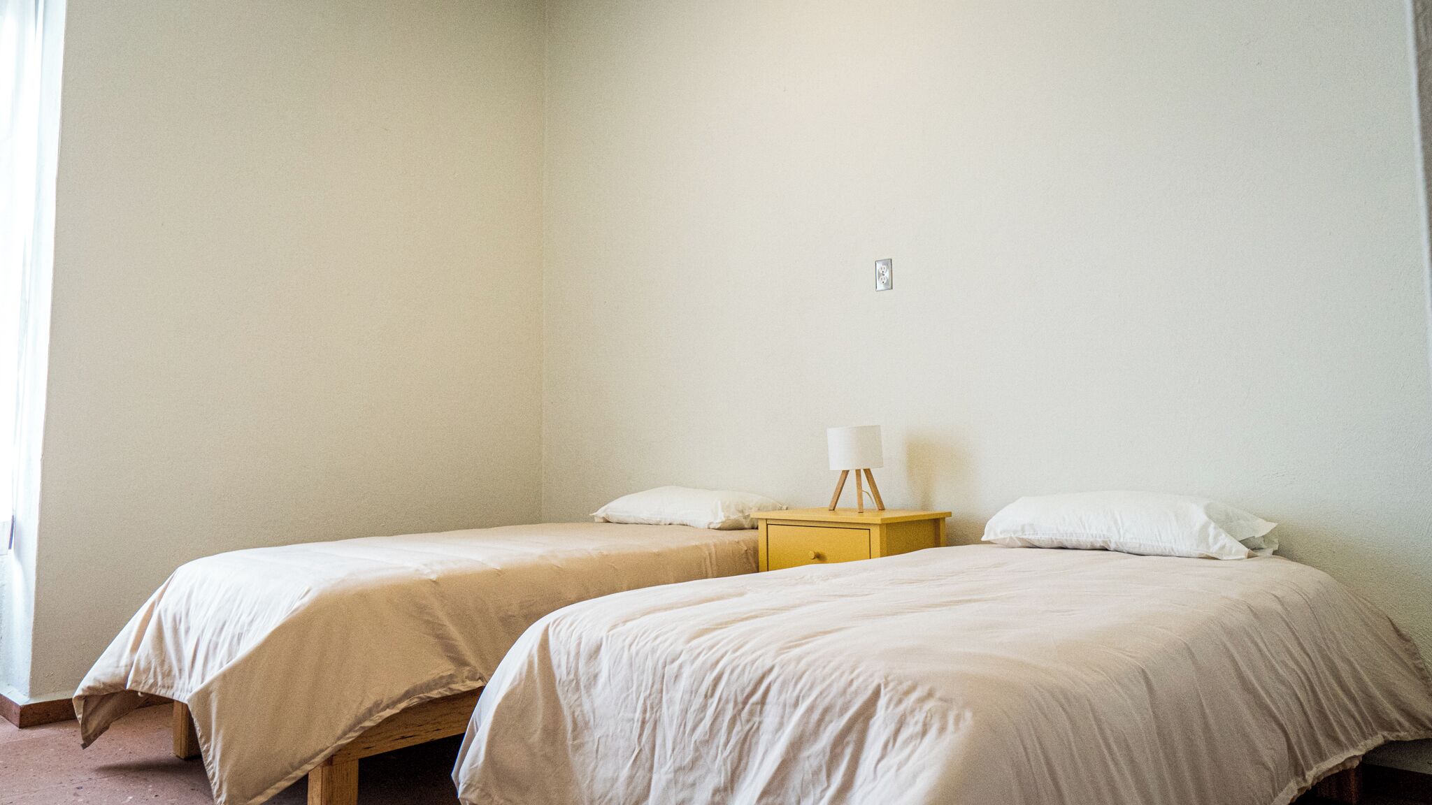 Habitación, baño compartido, planta baja | Wifi gratis y ropa de cama 