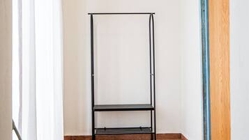 Habitación, 1 cama Queen size, baño en la habitación | Wifi gratis y ropa de cama