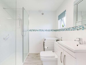 Hair dryer, towels - 3 Bed in Bude (oc-89425) (Bude)