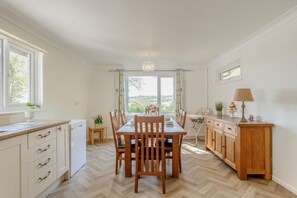 Dining - 3 Bed in Holsworthy (oc-89790) (Holsworthy Hamlets)