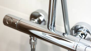 Hand-held showerhead