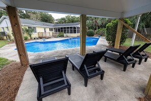 Pool - Spacious 4-bedroom house in beautiful Isle of Palms with HUGE POOL!! (Isle of Palms)