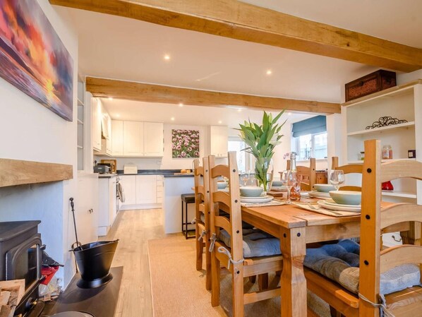 Dining - 3 Bed in Cheltenham (oc-89850) (Bourton-on-the-Water)