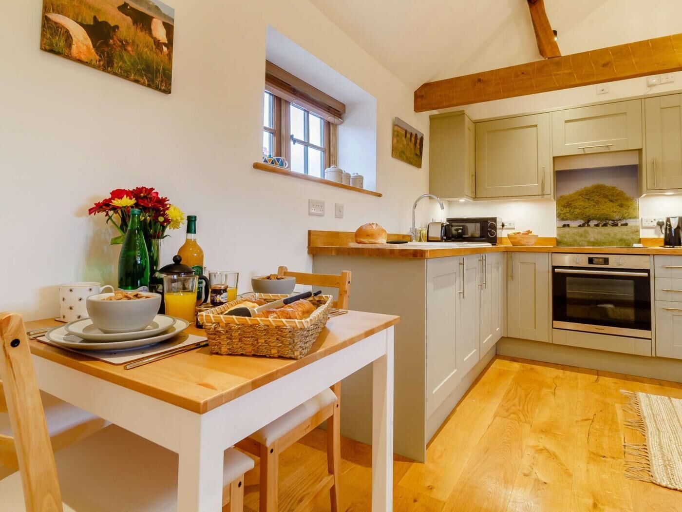 Oven, cookware/dishes/utensils