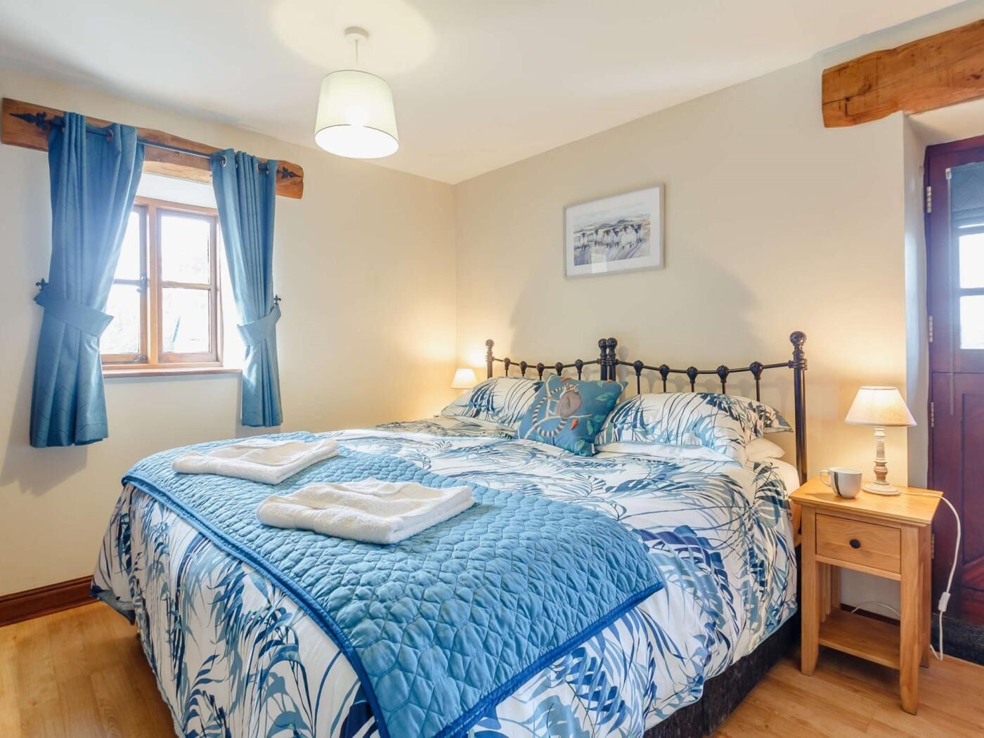 1 bedroom, travel cot, free WiFi, bed sheets