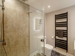 Bathroom - 4 Bed in Penrith (oc-89957) (Shap)