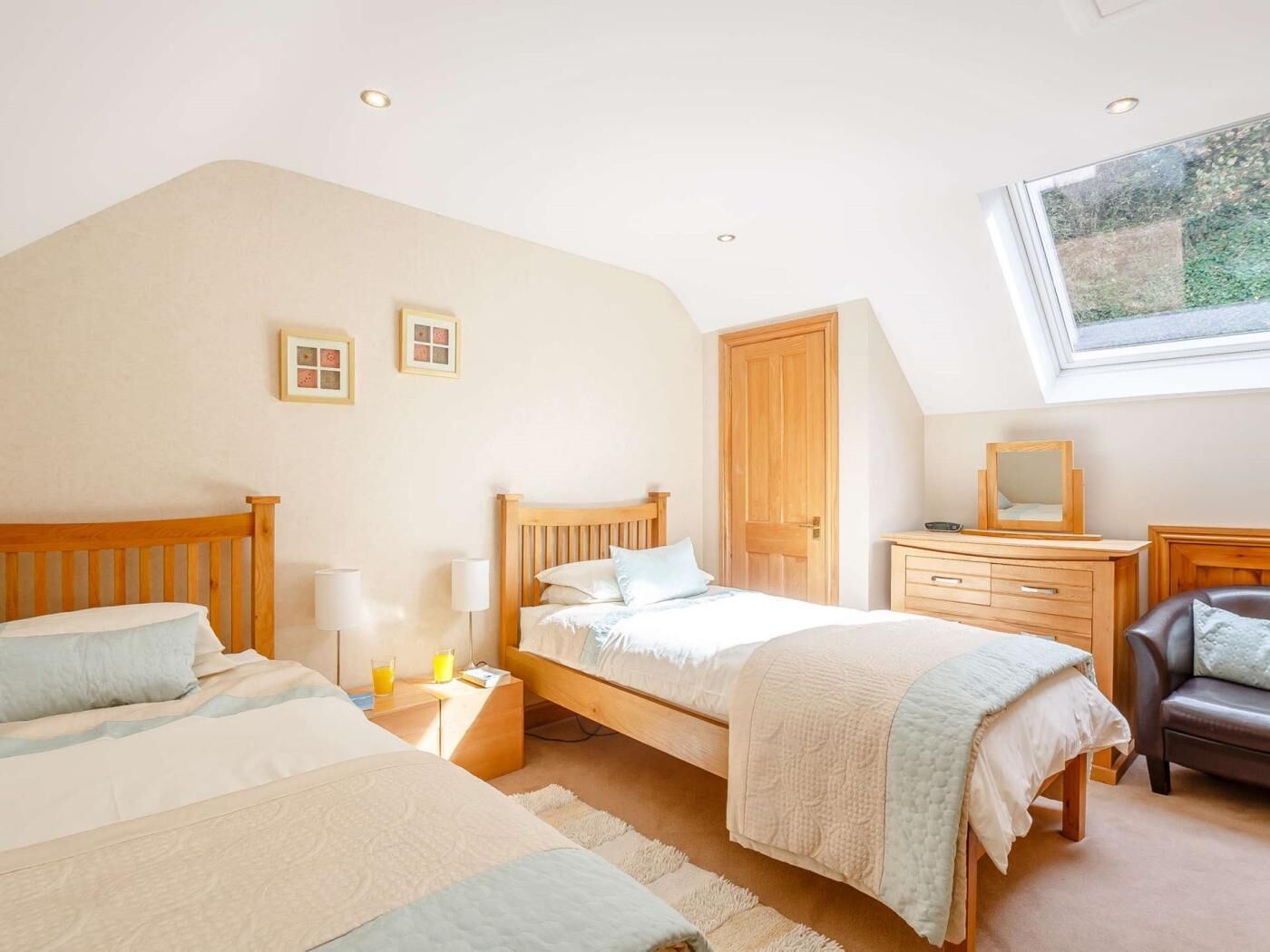 4 bedrooms, travel cot, free WiFi, bed sheets