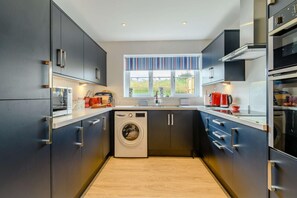 Oven, dishwasher, highchair, cookware/dishes/utensils - 3 Bed in Narberth (oc-89627) (Templeton)
