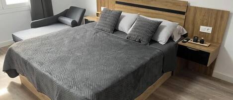 3 Schlafzimmer, Bügeleisen/Bügelbrett, WLAN, Bettwäsche