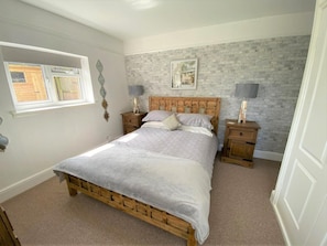 WiFi (free), bed sheets - 3 Bed in Ventnor (oc-89972) (Niton)