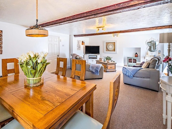 TV - 3 Bed in Ventnor (oc-89972) (Niton)