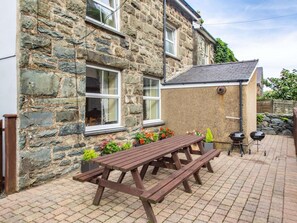 Outdoor dining - 6 Bed in Harlech (oc-89630) (Harlech)