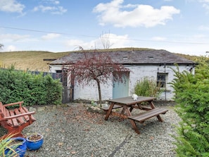 Outdoor dining - 2 Bed in Ambleside (oc-89748) (Claife)