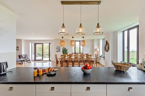 Dining - 5 Bed in Woolacombe (oc-89937) (Woolacombe)