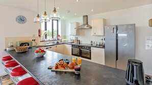Private kitchen - 5 Bed in Woolacombe (oc-89937) (Woolacombe)