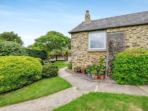 Property grounds - 1 Bed in Looe (oc-90173) (Trenewan)
