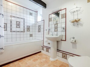 Bathroom - 1 Bed in Looe (oc-90173) (Trenewan)
