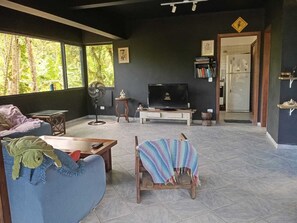 Smart TV, video games, books, stereo - Vrbo Property (São Sebastião)