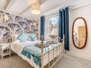 Travel cot, free WiFi, bed sheets - 3 Bed in Whitby (oc-89568) (Robin Hood's Bay)